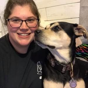 Meet your Posher, Holly